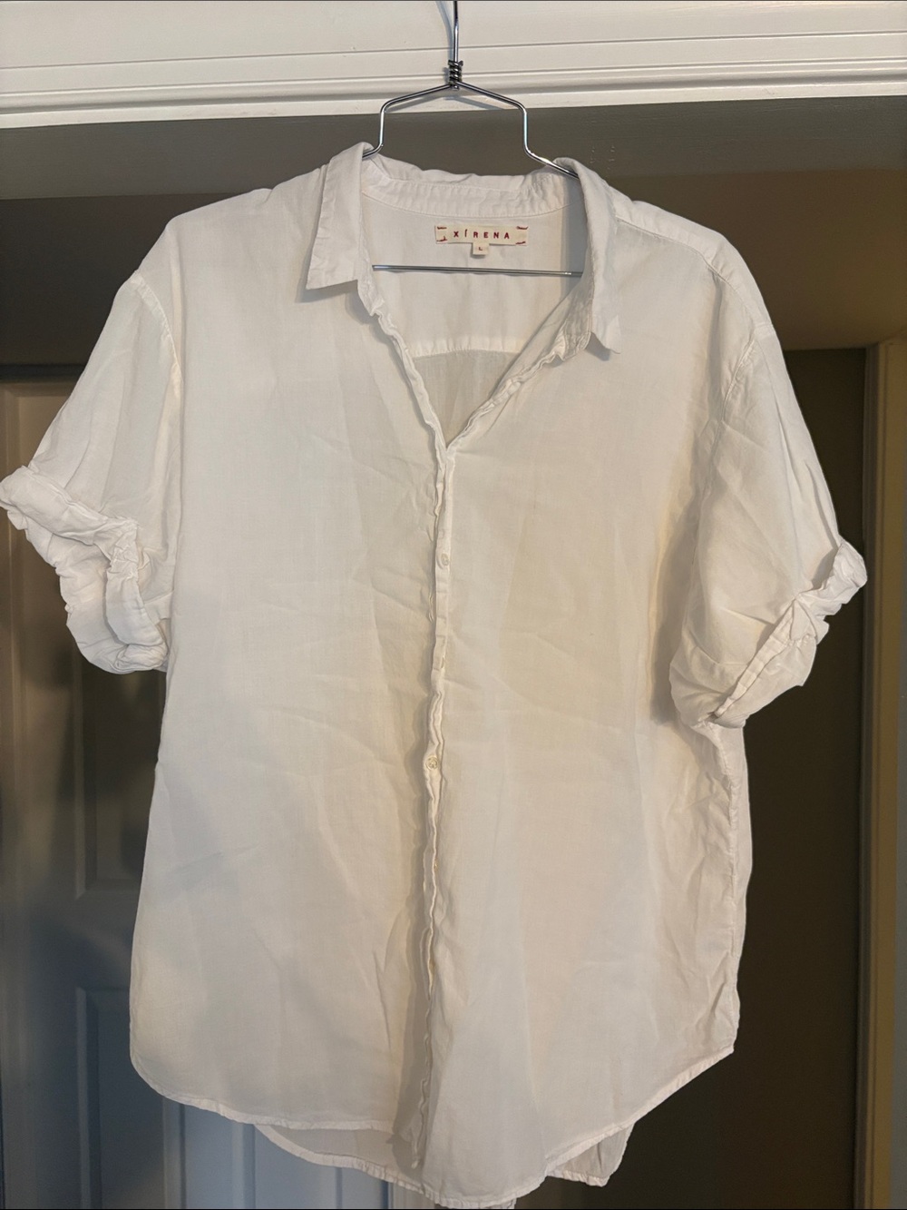XiRENA White Short-Sleeve Casual Button-Down Shirt
